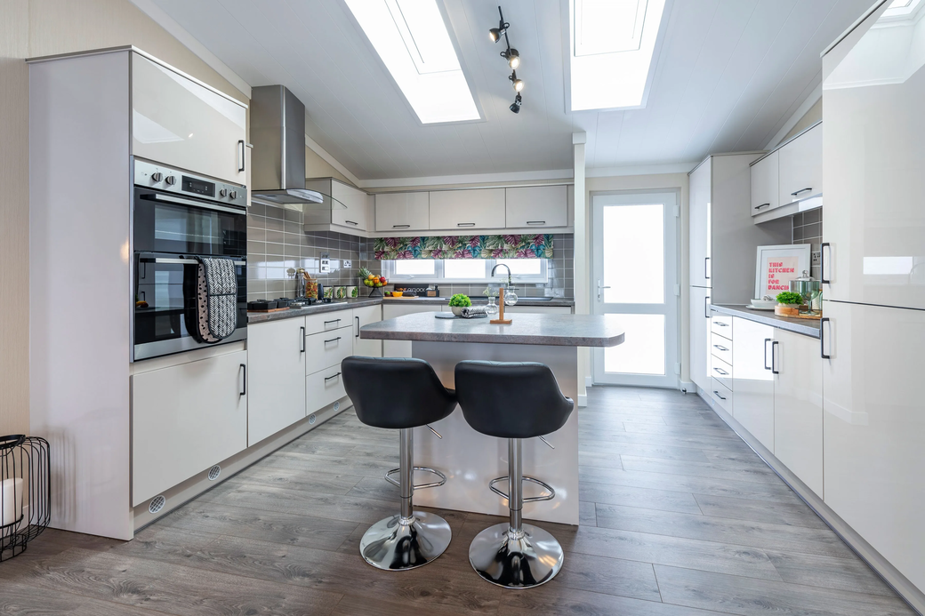 Omar Ikon Breakfast WEBP