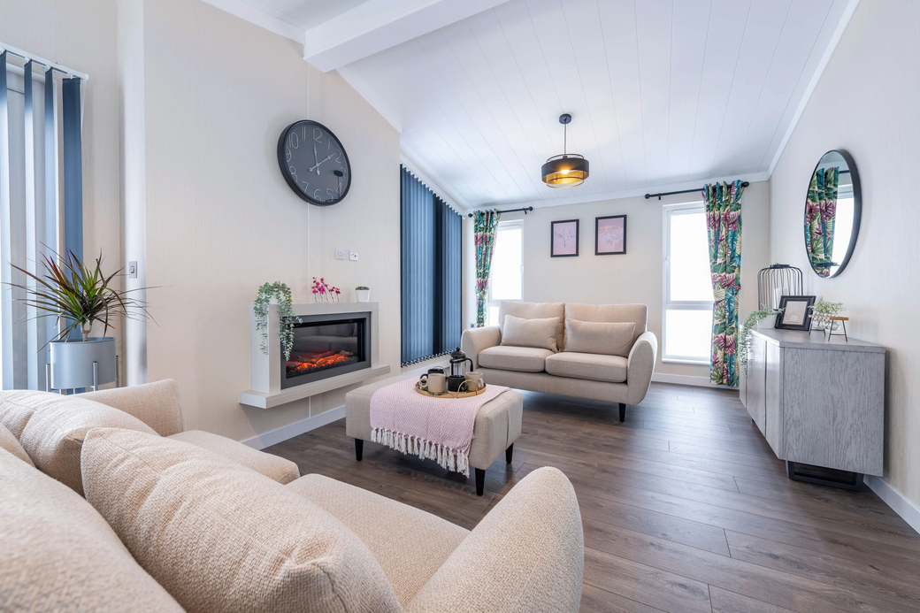 Omar Ikon Lounge Outlook WEBP