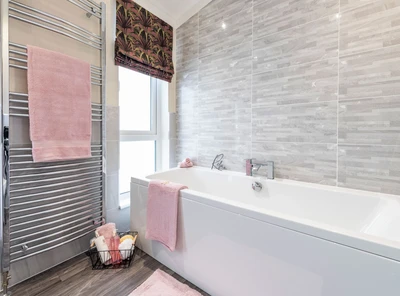 Omar Ikon Bathroom WEBP