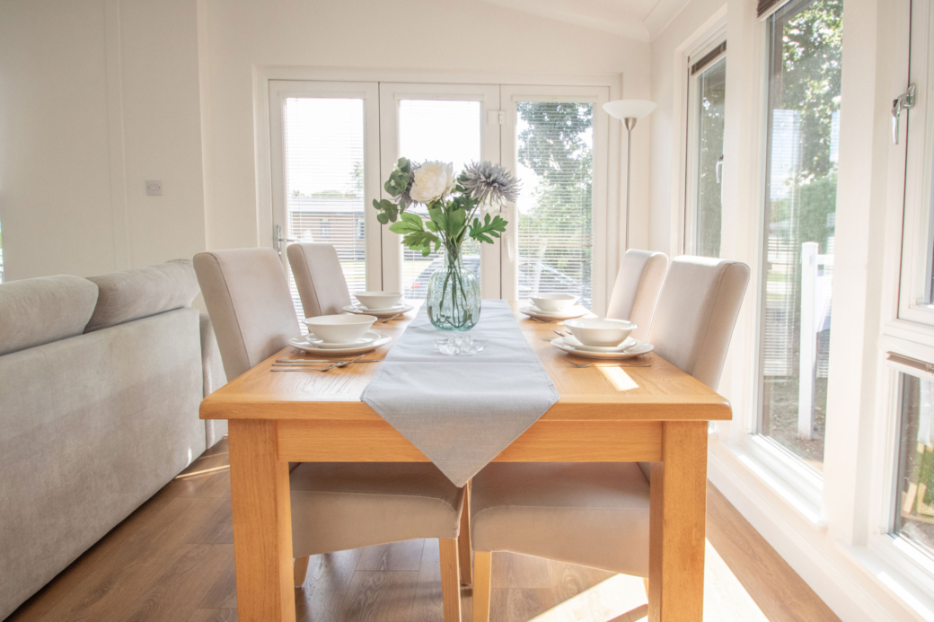 Willerby Acorn Dining2